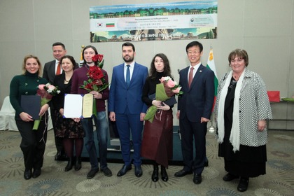 Определени са победителите в конкурса за лого по случай 30 г. от установяване на отношенията между България и Република Корея